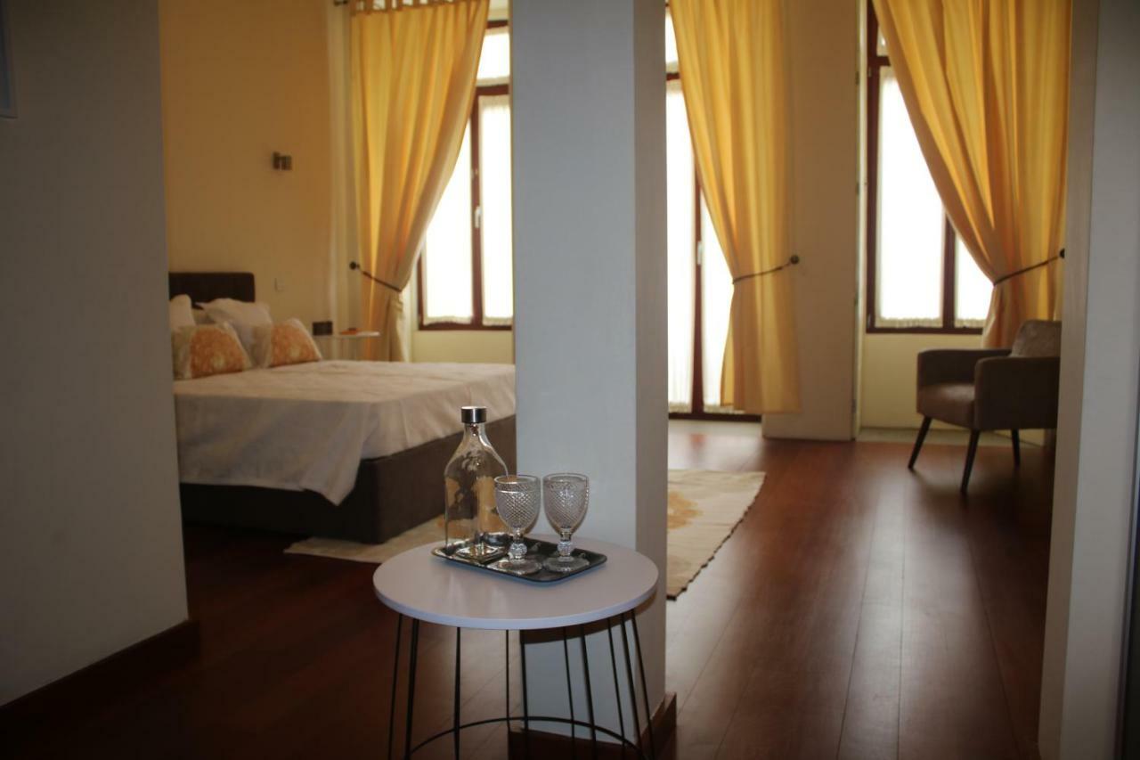 Book House Hotel Porto Bagian luar foto